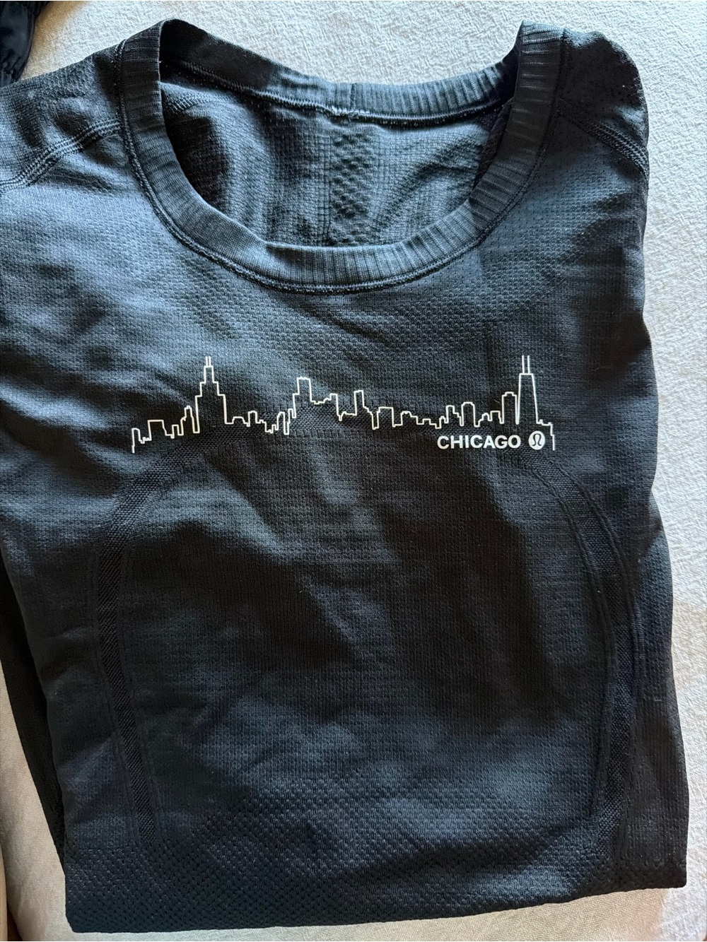 Lululemon swiftly tech Chicago skyline - 6